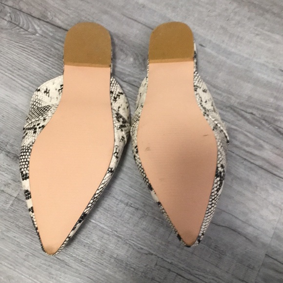 In new condition - Picture 2 of 3